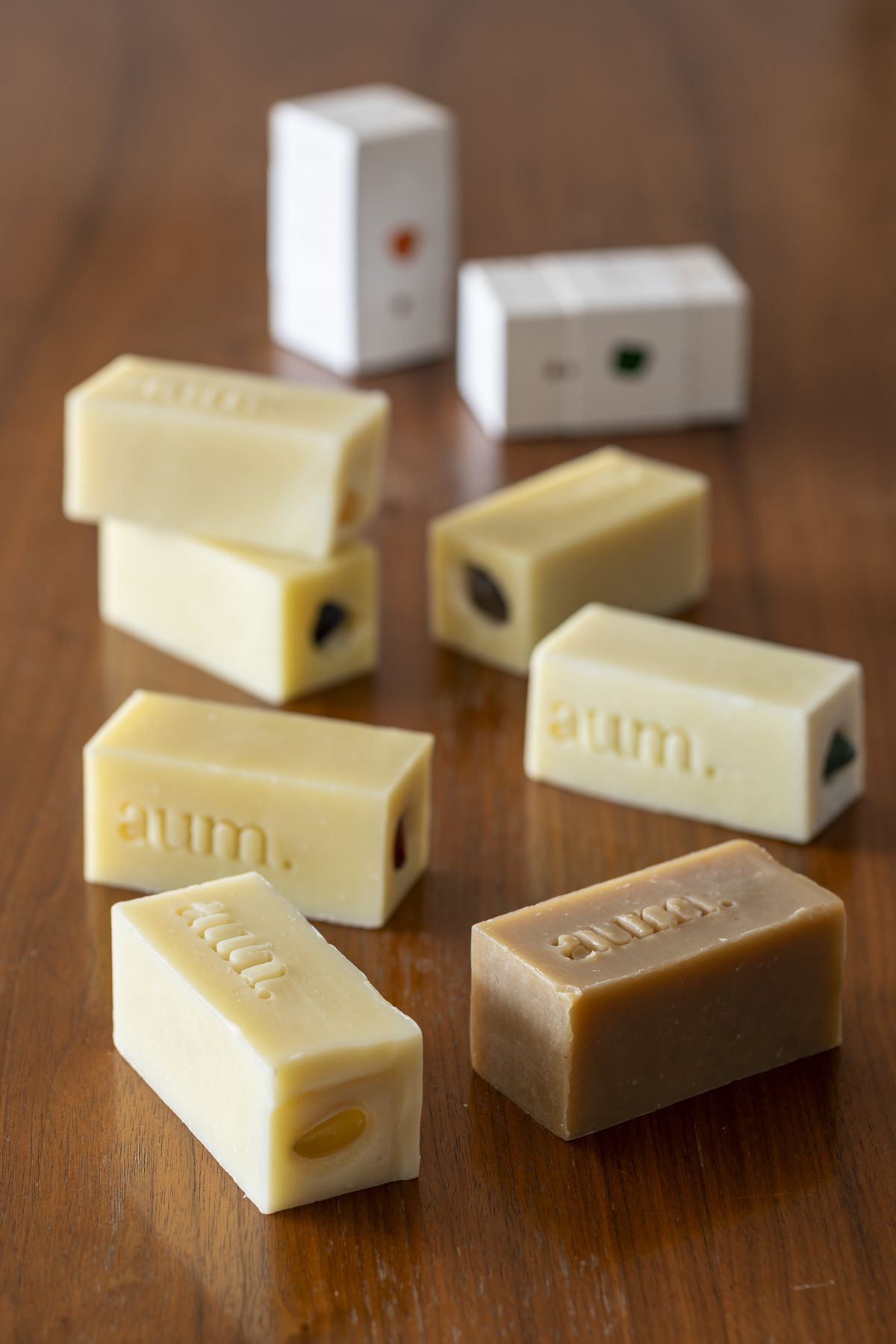 Colección de jabones aum. con cristales naturales