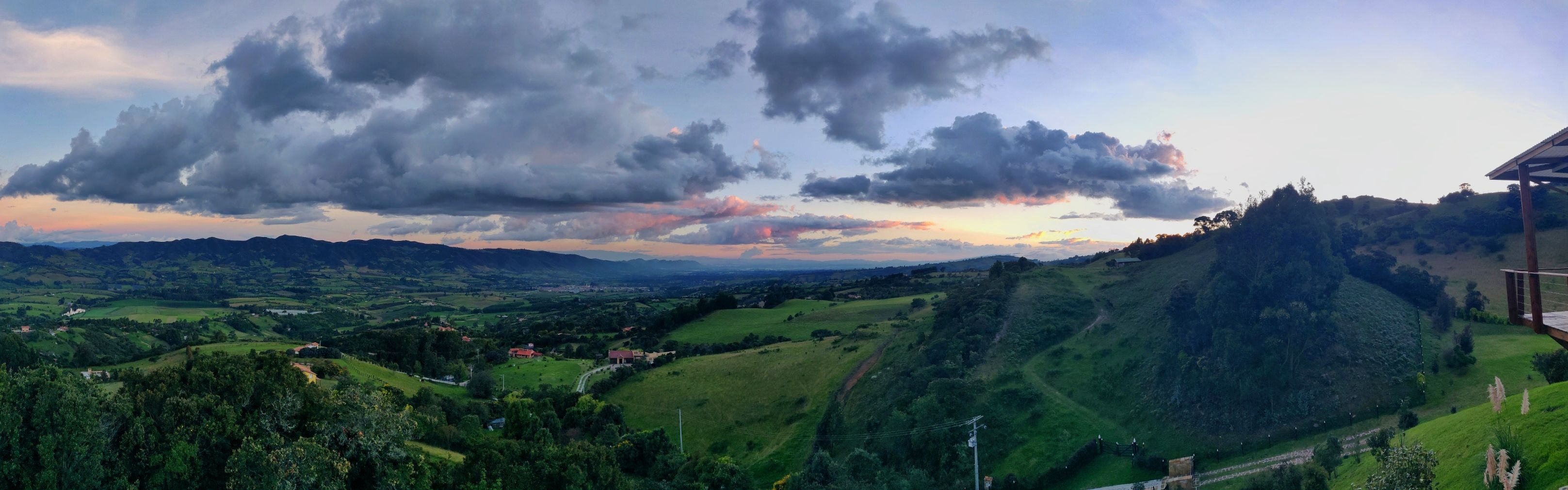 Vista aérea del valle de Subachoque, Cundinamarca — donde se producen los jabones aum.